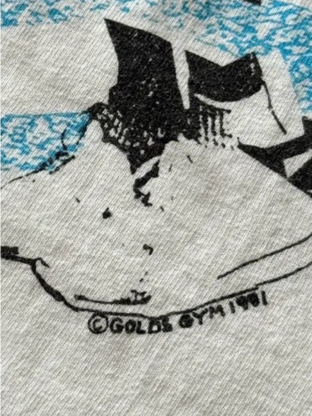 80/90s golds gym “global fitness machine” shirt AOP - Picture 4 of 4